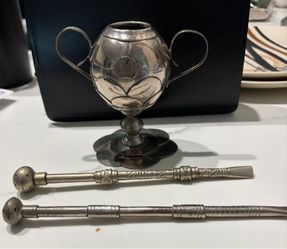 Vintage, Chilean Handcrafted Yerba Mate Cup + 2 Straws