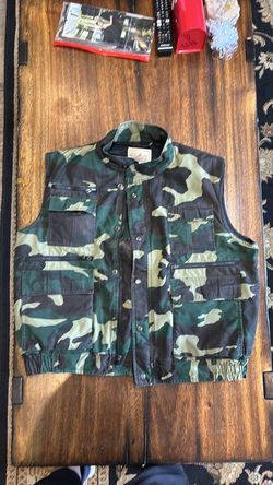 Boys Camo Vest Size Large