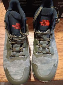 Men's North Face boots (14)