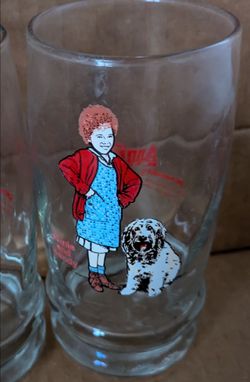 Little Orphan Annie and Dog  Sandy1982  Swensen Collector Glass