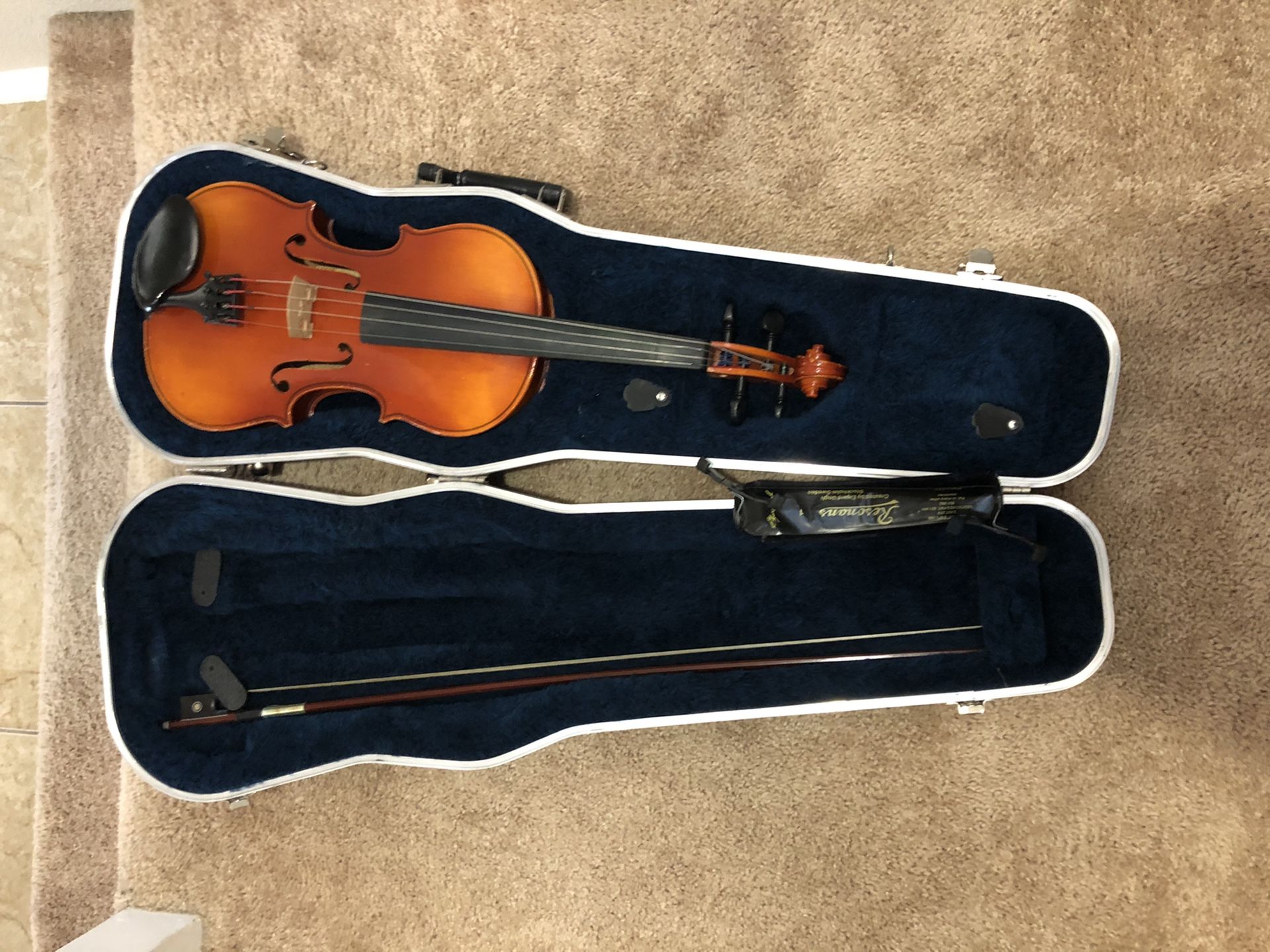 Masakichi Suzuki 4/4 Violin with SKB Case, Shoulder Rest, and Bow