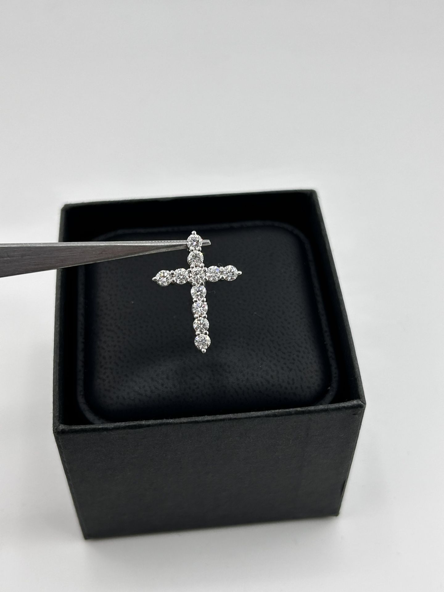 14k White Gold Cross Pendant