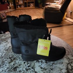 NEW W/TAGS WOMEN'S SIZE 8 TOTES FUR LINED SNOW BOOTS