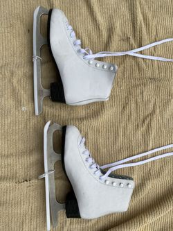 Skates . Size 6