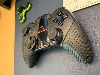 MOGA PRO gaming controller for Android (not for iPhone)