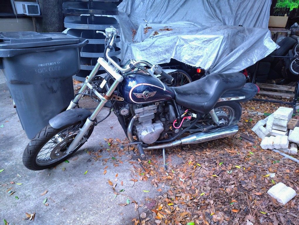 01 Kawasaki 500