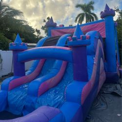BOUNCE HOUSE 