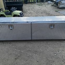 TOOL BOX DEZZE WHIT KEY MEASURES IN PICTURES