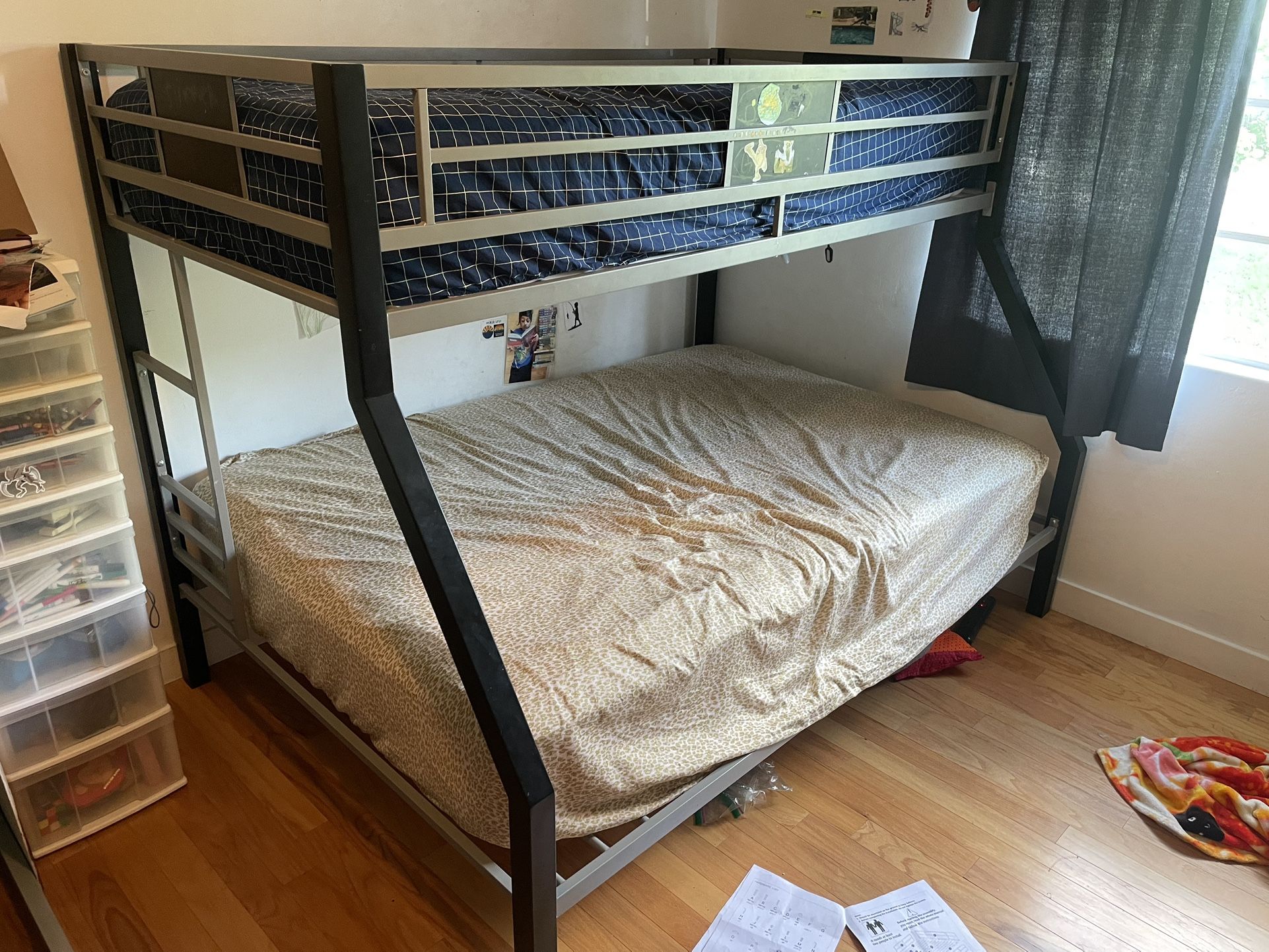 Bunk bed Twin Over Full