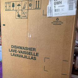 Brand New 24” White Top Control built-in Tall tub KitchenAid Dishwasher with Stainless Steel Tub 3rd level rack