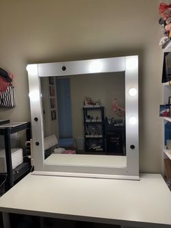 Vanity mirror