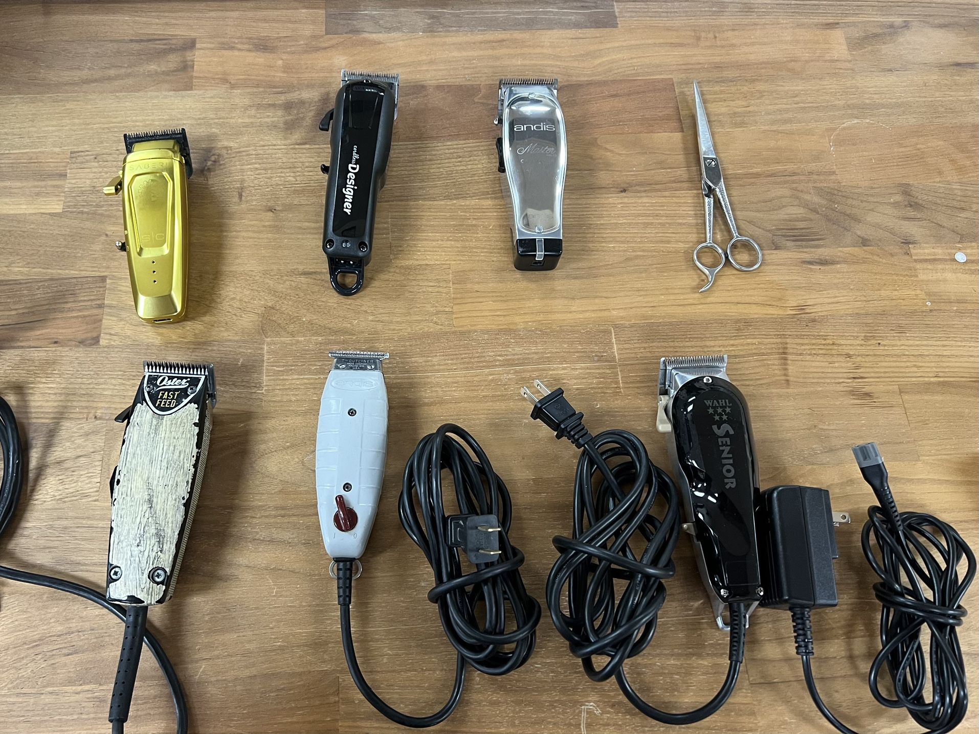 SABER 2 BARBER CLIPPERS AND MORE NO LOW BALLING