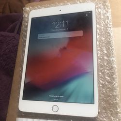 Apple iPad Mini 7.9”16GB WiFi 