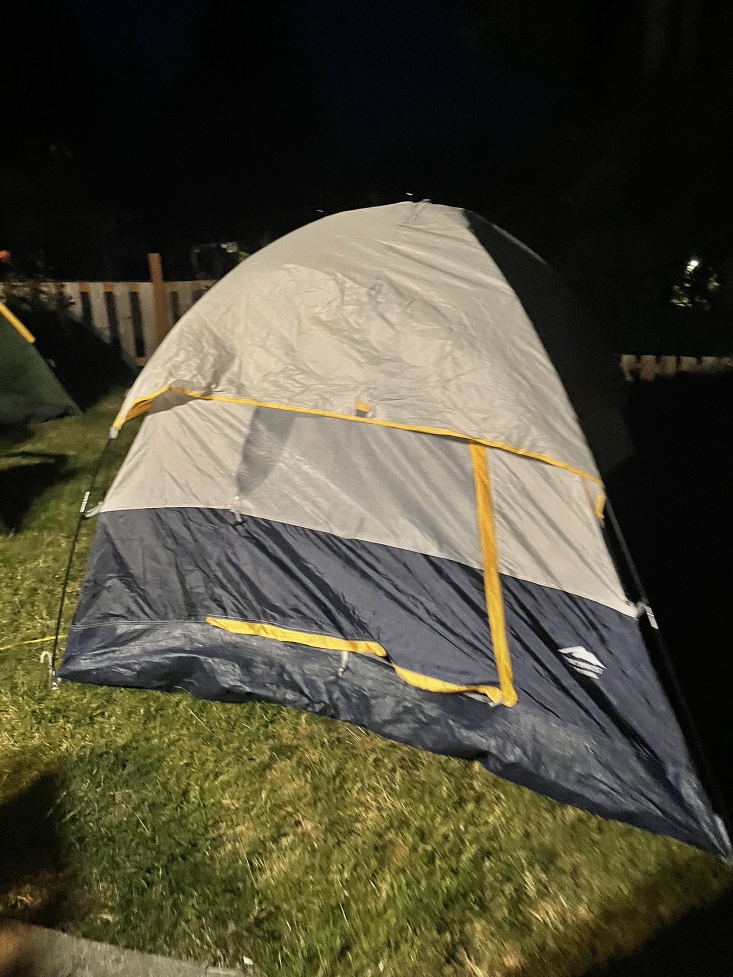 Beautiful  2 -3  Person  North West Tent  ( Excellent 