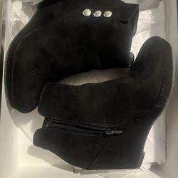Women’s Boot Wedges Size 6