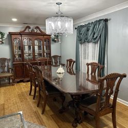 Dining Room Table 