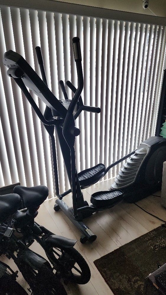 ce 7.4 elliptical trainer