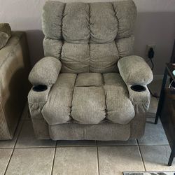 Rocker/swivel Chair With Heat And Vibration Massage.