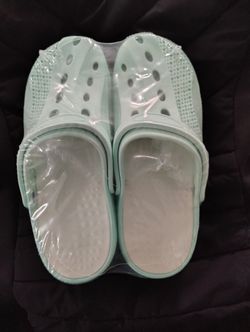 Male Size 15 And Women's Size 12-13 Gardening Shoes