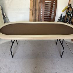 Poker table 