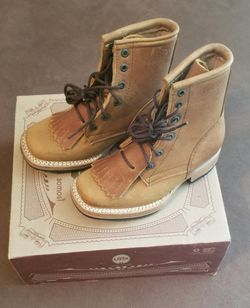 Botines para nin'o o nin'a Nuevos, size: 8-1/2 U.S. y talla: 15-1/2 Mex. 100% calidad de Baqueta, $55°° OBO