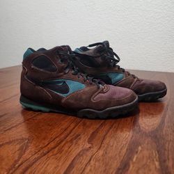 Vintage Nike Hiking Boots Size 7.5