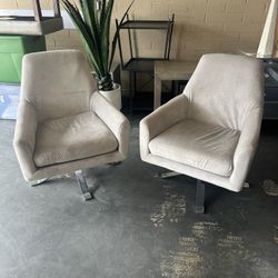 Set of Velvet Chairs 