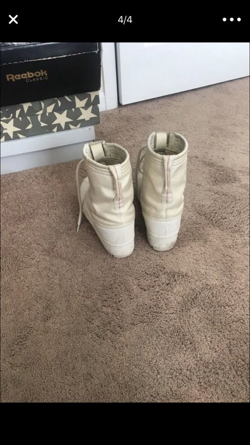 Men yeezy boots size 8.5