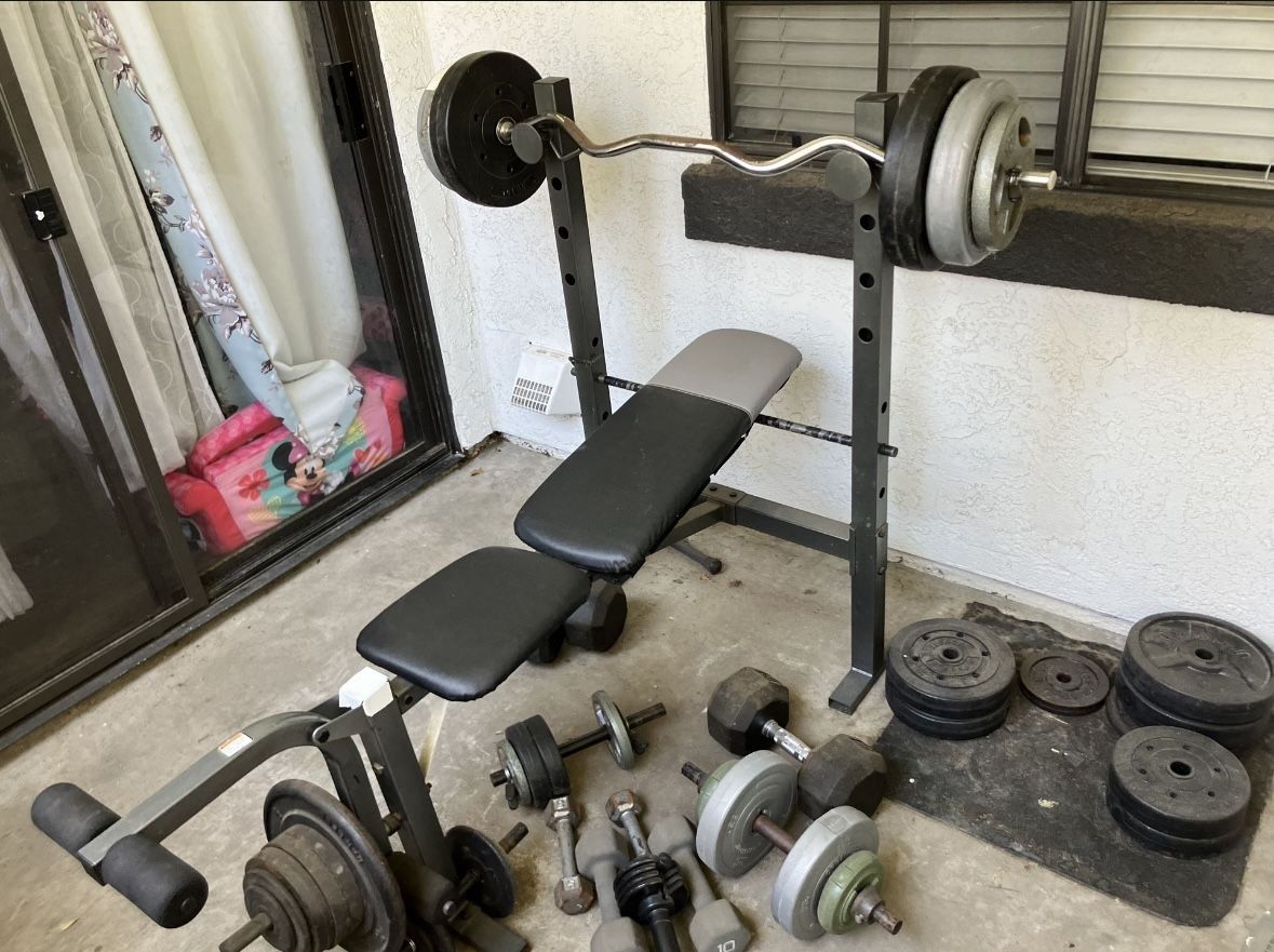 Complete Weight Set With Adjustable Bench