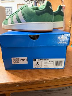 Women’s size 8 shoes