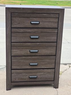 DRESSER