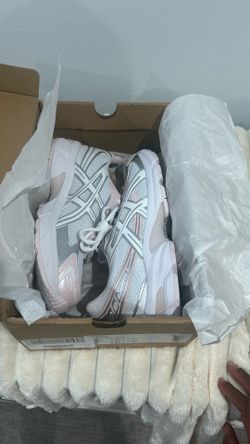BNIB ASICS GEL-1130 "White Crystal Pink" - Women's Size 6.5