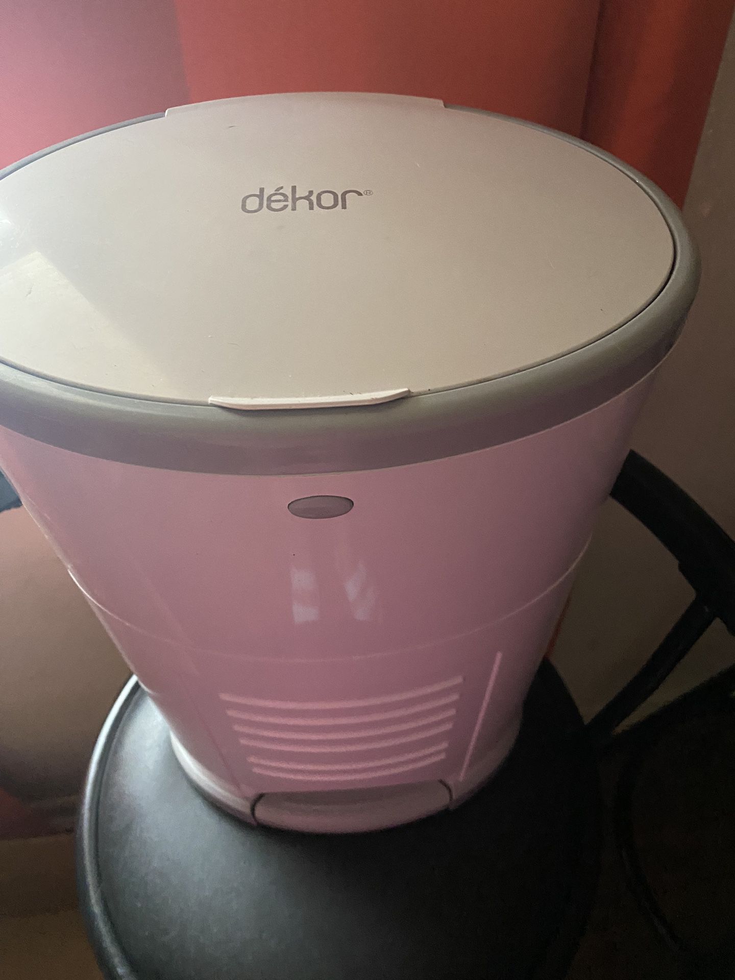 Dekor Diaper Pail With Two Free Refills 