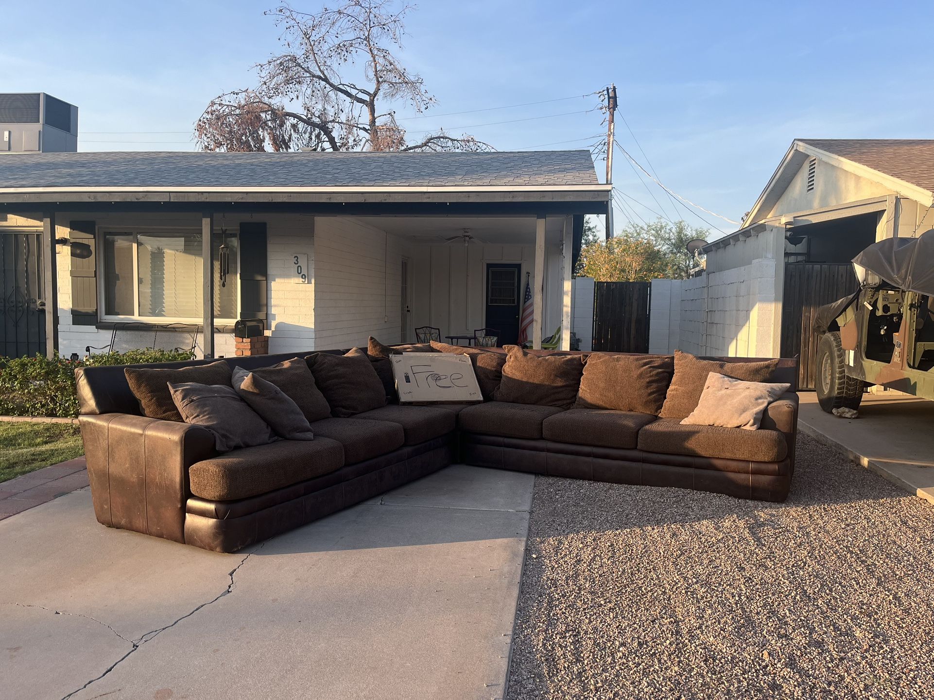 Free Sectional