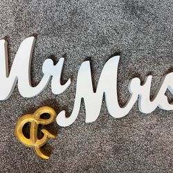 Mr & Mrs Signs