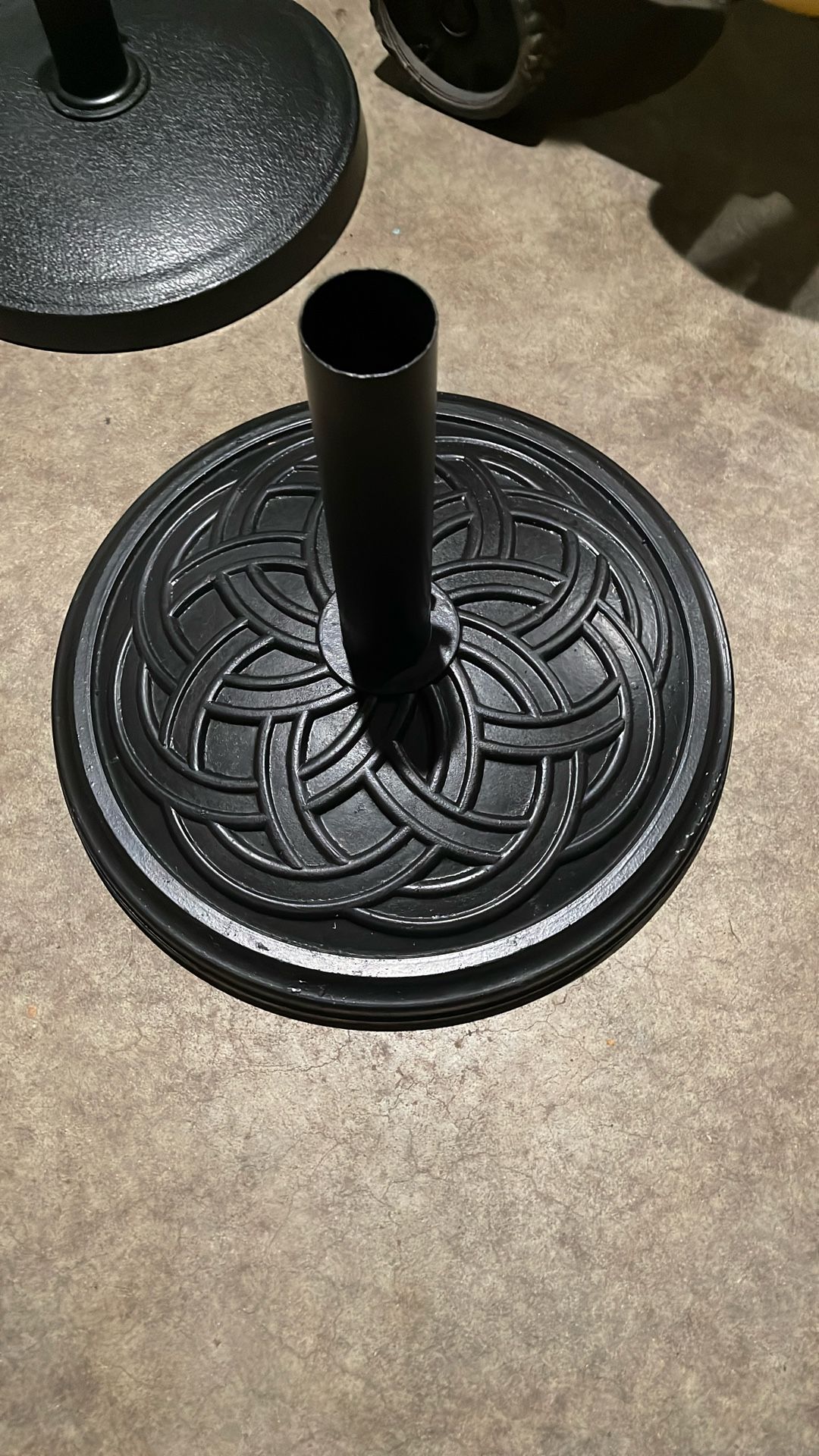Round 19 In Hard Plastic Umbrella Stand