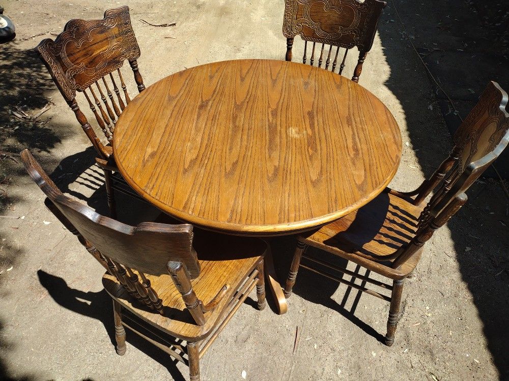 Victorian Farmhouse Style Table And Chairs
