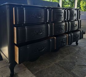 Amazing dresser