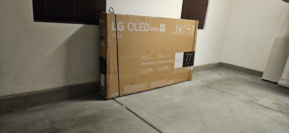 77 Inch OLED LG G4 Smart TV 4K UHD with 144 Hz refresh rate  New in the box.