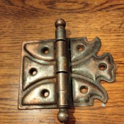 Antique Door Hinges, Copper Finish, Decorative 3.5" × 4-3/4" SALVAGED.
Normal wear MAY be seen. Scratches,nick's and dents MAY be seen. Cleaning MAY b
