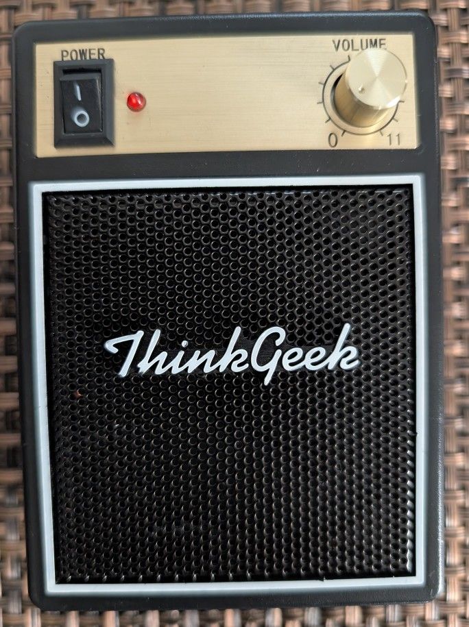 ThinkGeek Electronic Mini Music Sound Amplifier TGA811-01