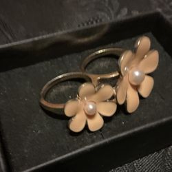 Goldtone 2 Finger Flower Ring,Size 7.5 & 8.5 