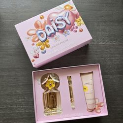 Marc Jacobs Daisy Eau So Fresh 3 Piece Gift Set 