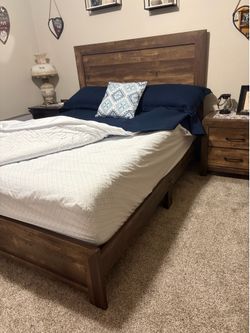 Queen bed room set and nightstand.