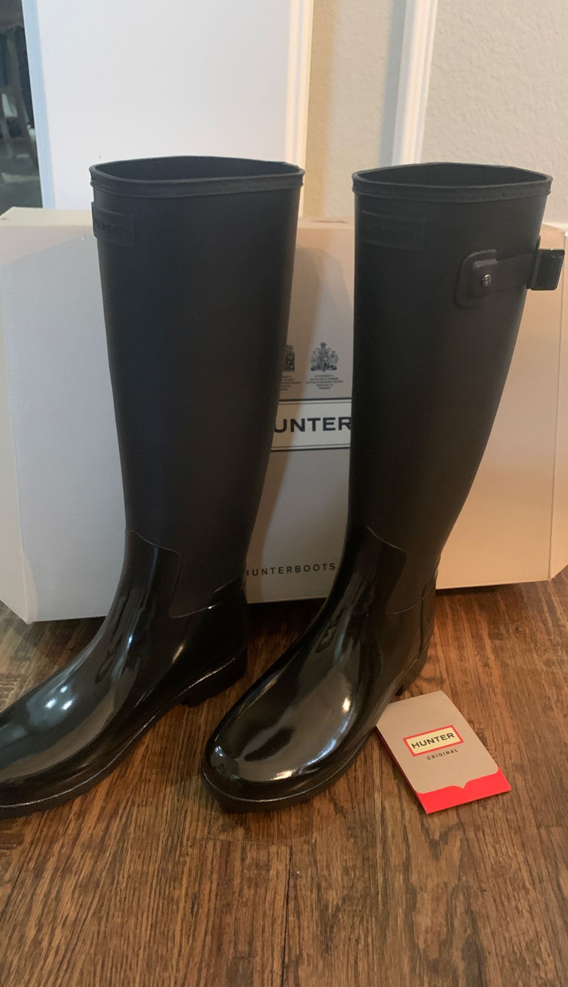 Hunter rain boots, size 7, NEW, black