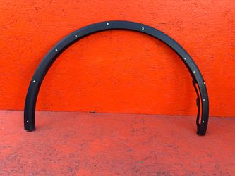 2025 2026 Tesla Model Y Right Passenger Front Fender Molding OEM 1937599-00-C