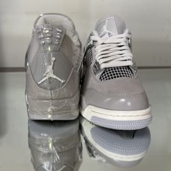 Size 5.5 Jordan 4 Retro