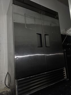 TRUE FREEZER