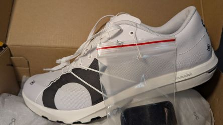On Cloud Cloud spike cleats Size 8.5 women