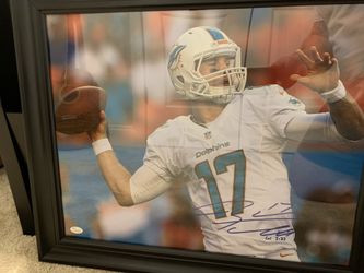 16x20 framed Ryan Tannehill signed dolphins picture